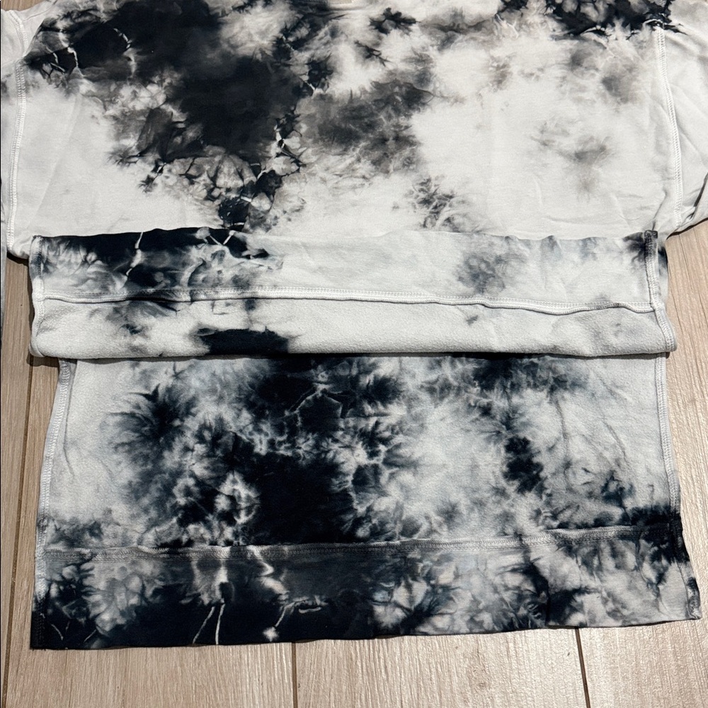Electric & Rose Tie Dye Sweatshirt Black White XS Cropped Pullover Lounge Top - Picture 3 of 4
